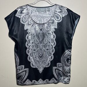 Chicos Travelers 1 Black White Silky Top